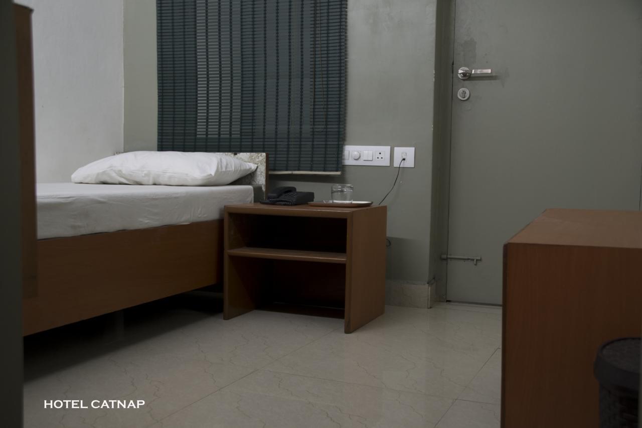 Hotel Catnap Mettuppālaiyam Kültér fotó